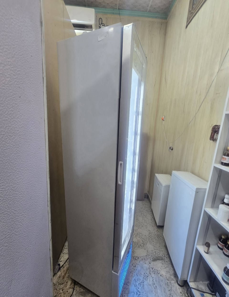 عارضة للبيع
المكان بغداد مدينة الصدر 
***********
