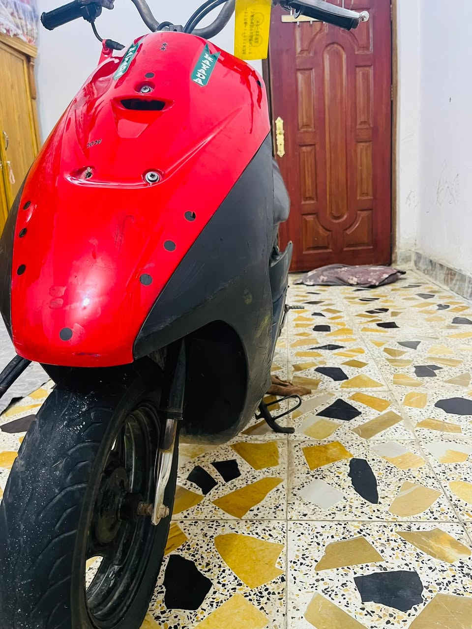 دراجه البيع نوع سازوكي رياضي نضافه 75/كهربائيات شغاله كلجات جدد دراجه شلعه ومعدل مفتوحه مره وحده صوته ناعمه تاير خلفي جديد كفراتها موجوده 
دراجه اوراق سعر 215لرقم ***********
