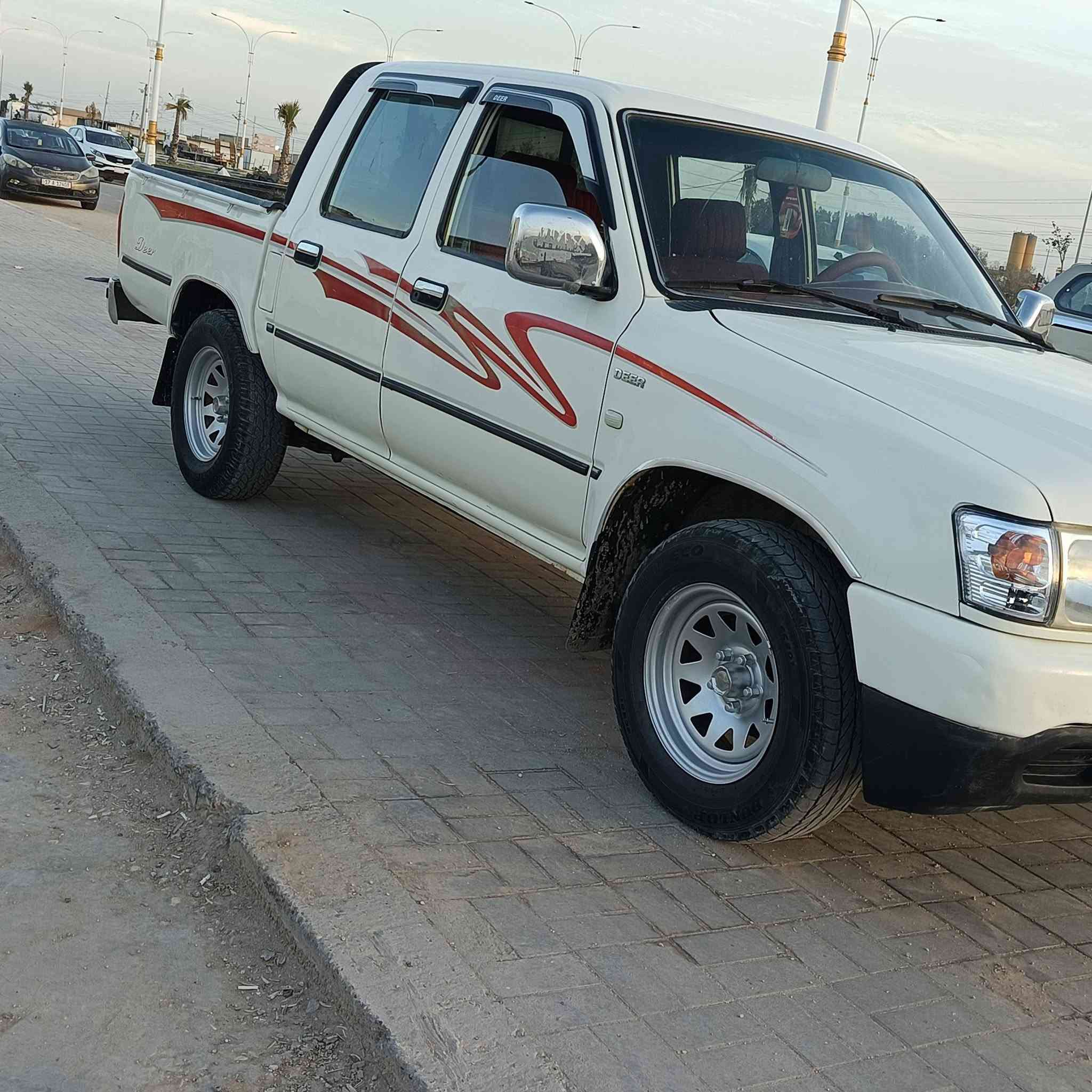 السلام عليكم سياره دير مديل 2006 رقم بابل السنويه جديدة مكفوله من الحادث والضربه والتبديل ماعدا رشات صبغ بيها مكينه كير حداديه مكفوله كفالة عامه السعر 45وبيها مجال العنوان السماوه رقم الهاتف ***********
