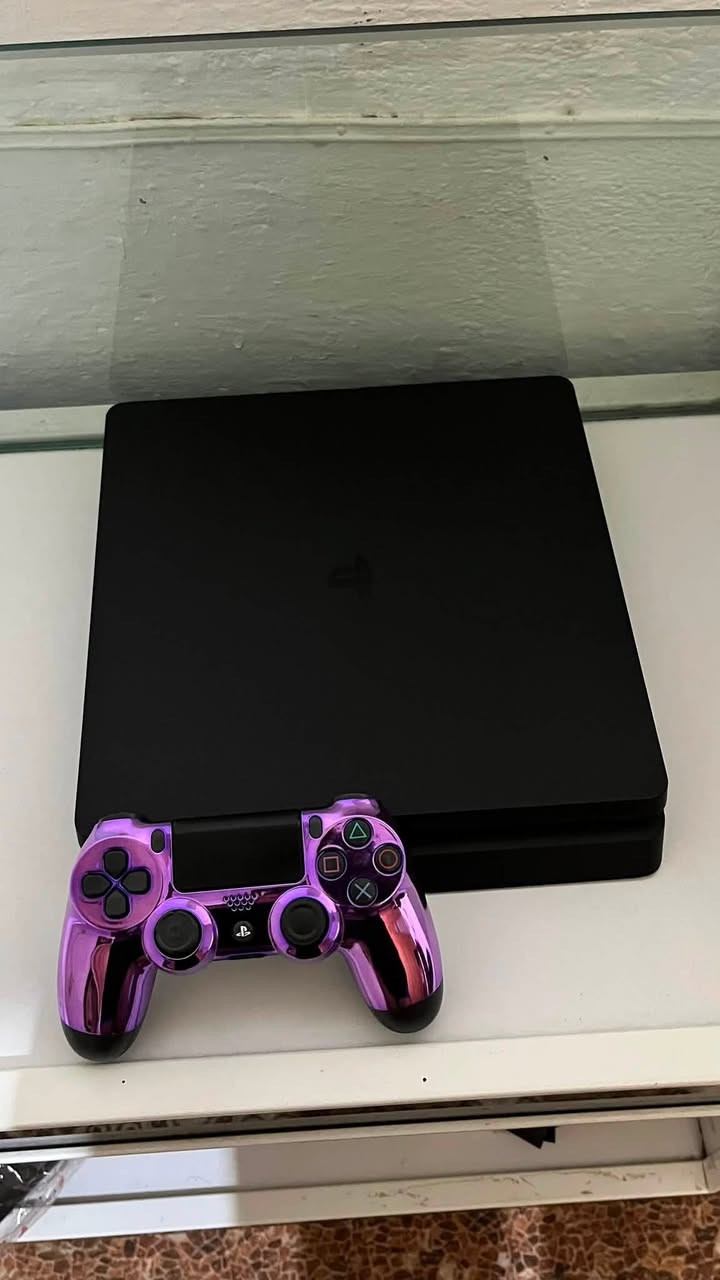 السلام عليكم من رخصة الادمن
جهاز ps4 سلم نظافة 100%
لوك ستيكر 
يجي وياه كامل ملحقاتة 
كيبلاتة الاصلية + جويستك الماستر
+حساب عربي اماراتي يحتوي 90 لعبة
 (حساب شخصي العاب ثابتة ) مو اشتراك ولا حساب مشترك ضمان الحساب مدى الحياة العابة قوية مثل ما موضح بالفيديو بيس 26 وفيفا 26 وغيرها تستلم كامل معلومات الحساب 

سعر الجهاز 225 وبي مجال بسيط 

مكاني بغداد _ حي الاعلام 
توصيل ماعندي تتفضل يمي للبيت تفحص الجهاز وتقتنع بي وبالعافية عليك ❤️

متوفر ماسنجر او واتساب 
***********
