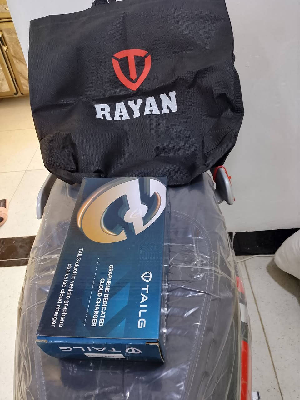 RAYAN⭐️
للبيع 
معروفه مواصفاته 
6بطاريات دبل 
ملف 1200حقيقي
سرعة 60
دبل سويج وبصمه 
وشاحنته الاصليه 
بطاريات نضاف 
رايدو ب 950وبي مجال للشاري
تواصل عل رقم ***********📞 
  ملاحظه المطور بعدو جديد مامشي وصل موجود
