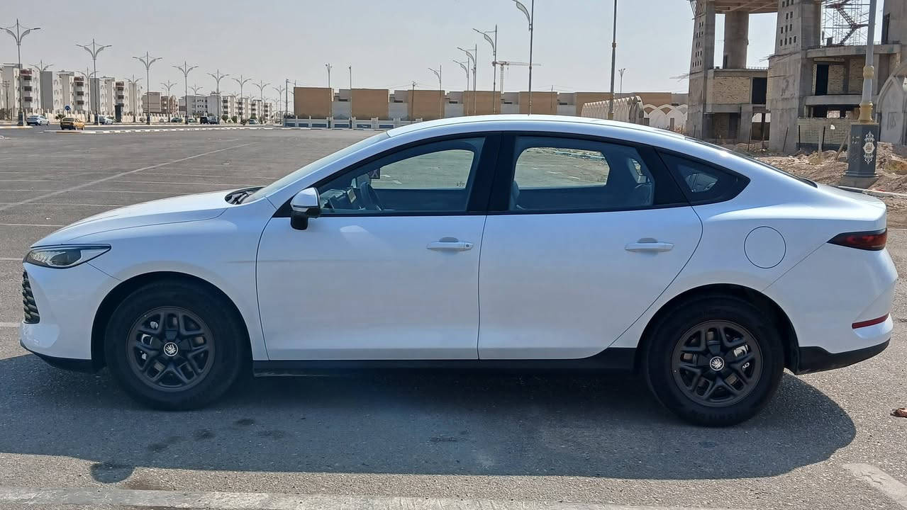 السلام عليكم
BYD QIN PLUS للبيع
داخل زيتوني 

ماشية 10.200 كيلومتر

مواصفات قياسية

مكفولة كفالة عامة 

عدا دعجة صغيرة بحافة الجاملغ 

عايفه بكراج وصارت هاي الحالة

السعر 18500 وبيه مجال بسيط 

.

باسمي شرط التحويل 

***********

