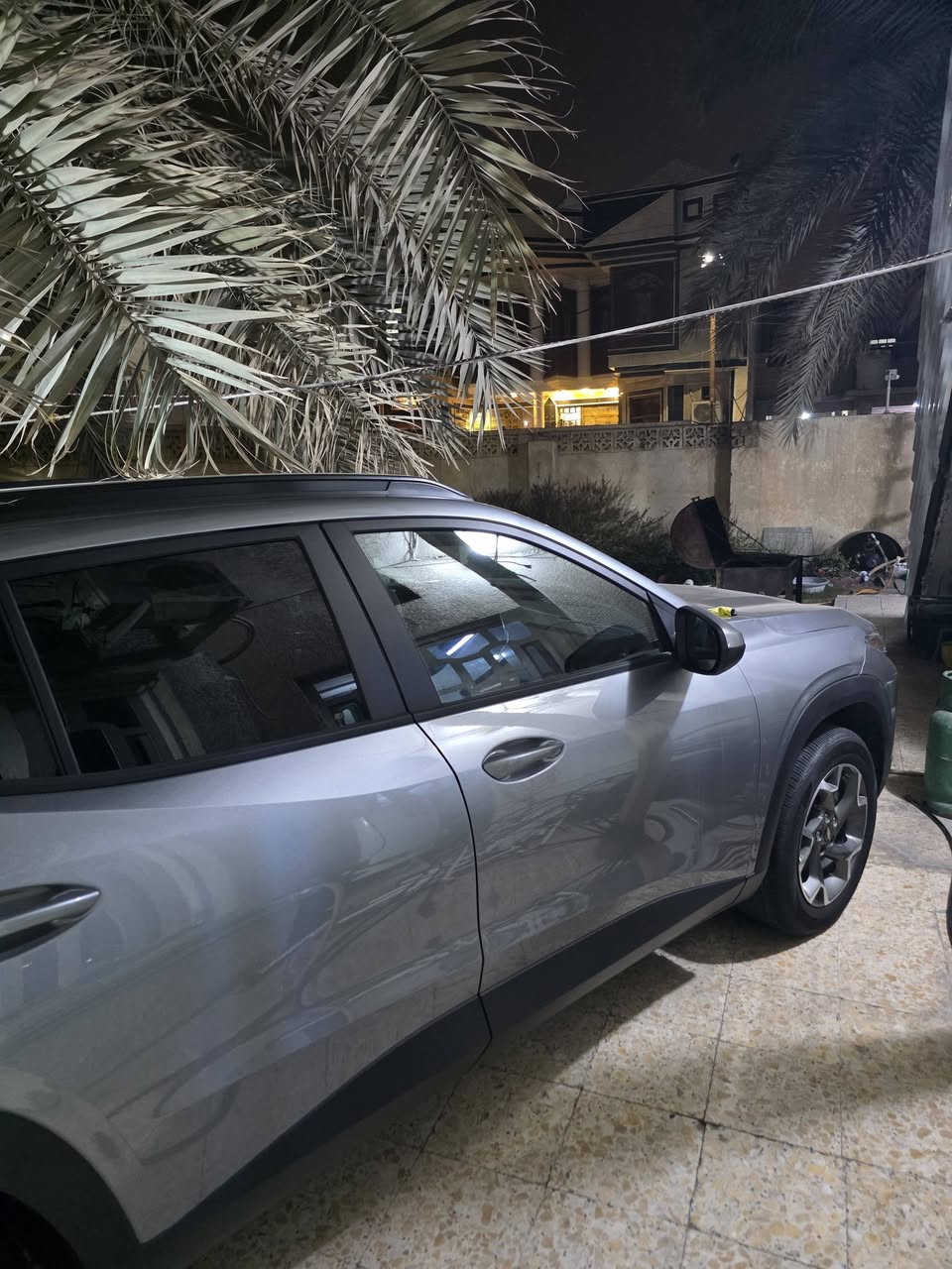 السلام عليكم تراكس للبيع موديل ٢٠٢٤ سيارة اخت الزيرو بيها جاملغ وبنيد صبغ ضربه بالامام سطحيه علما السياره بدون رقم دخول جديد وابيع ع نقصها نقص شحن غاز وجامة اماميه وايربارك المهم ابيع ع حطتها لان محتاج فلوس بسبب الضروف والله علما مكان السيارة بصرة الطويسة السعر ٩٥ ورقه وبيها مجال قليل السياره بسمي للاستفسار الاتصال على الرقم ***********
