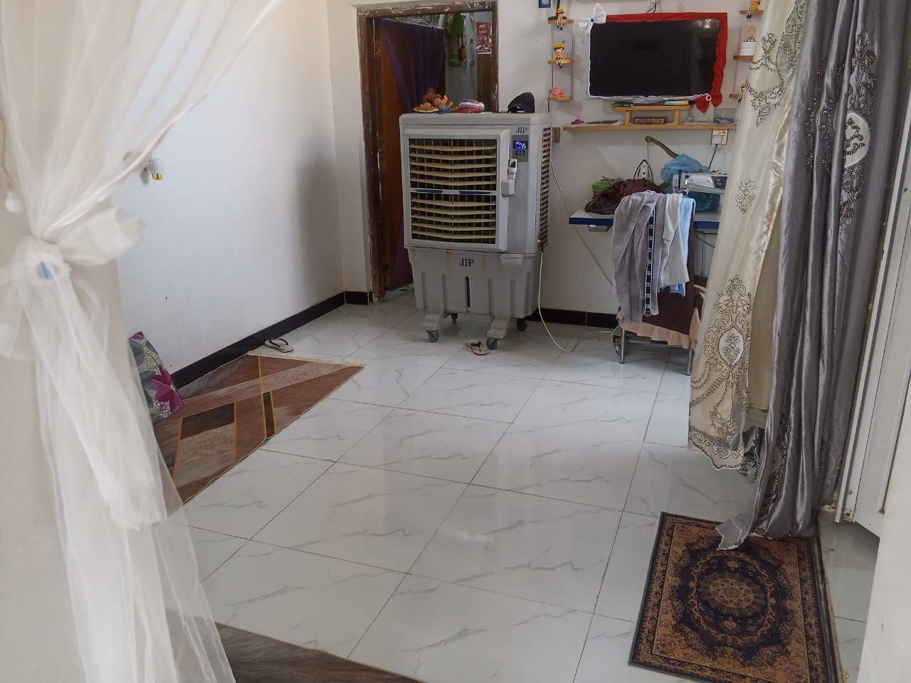 حي الجوادين • ١٠٠م • سقف سندوش