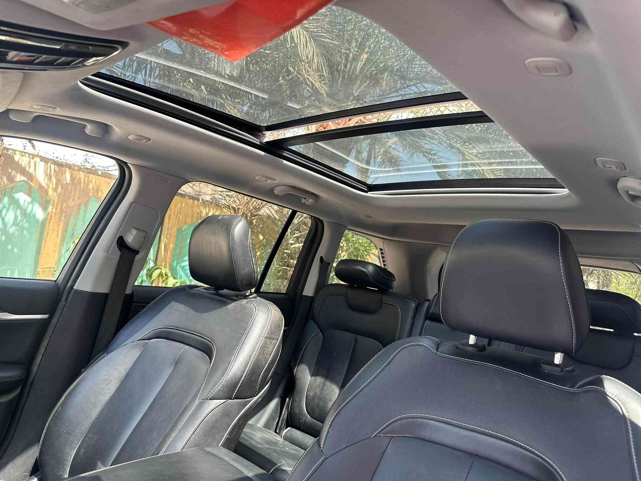 � للبيع Jeep Grand Cherokee 2023 ليمتد (LIMITED)

* 🔹 الموديل: 2023
* 🔹 اللون: أبيض
* 🔹 الحالة: حادث غرق (مصلّحة بالكامل)
* 🔹 التشغيل: شغالة بحالة جديدة
* 🔹 الدفع: 4×4
* 🔹 المحرك: 6 سلندر 3.6 لتر (حوالي 293 حصان)  
* 🔹 قير: أوتوماتيك 8 سرعات  
* 🔹 شاشة + نظام ملاحة + Apple CarPlay
* 🔹 كاميرات + حساسات أمامي وخلفي
* 🔹 فتحة سقف بانوراما
* 🔹 تبريد وتدفئة مقاعد
* 🔹 تحكم سكان + مثبت سرعة
* 🔹 نظام أمان (نقطة عمياء + مسار + تنبيه)  

📍 الموقع: بغداد
للستفسار… ***********
