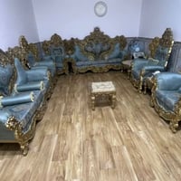 كنب ملكي • قليل الاستعمال • نظيف
