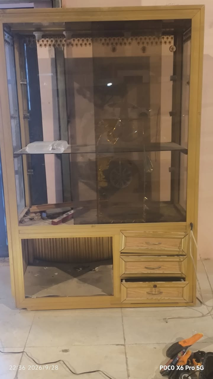 متاح عارضه مال ذهب لبيع
سعر 250 نضيف مابي شي بي متروك وجامه كاملات جرارات كامله مابي شي مكسور  ***********

نص مكتوب في الصور:
- 22:36 2026/9/28 POCO X6 Pro 5G