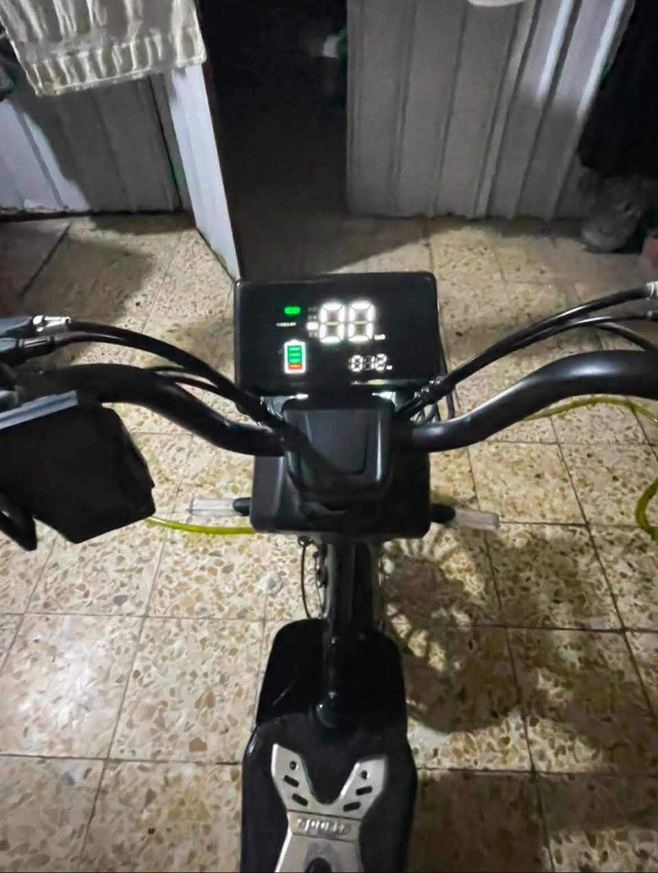 السلام عليكم دراجه شحن للبيع مستعمل قليل موديل 2024 6بطاريات وجديده سرعتها 99 نوع korea mr وسعر البيع 300وبيها مجال المكان بغداد الشعب نهايت الفورتات رقم التواصل ***********
