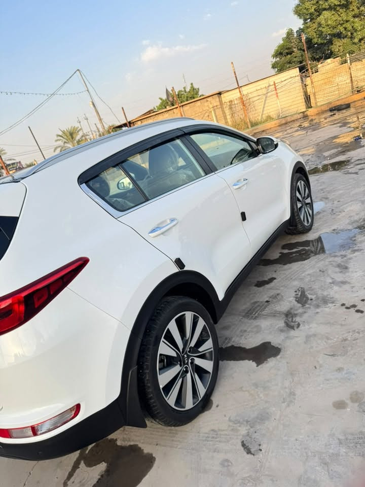 سبورتاج 2019خليجي
فول موصفات عدى البصمه
كفالة عامه من الصبغ والضربه بيها PDR قليل بقبق الجنطه الباقي كفاله عامه ماشيه 86 حقيقي شرط الجرس السعر 186 وبيها مجال 
 حك الجيه مكان السياره بغداد رقم الهاتف ***********
