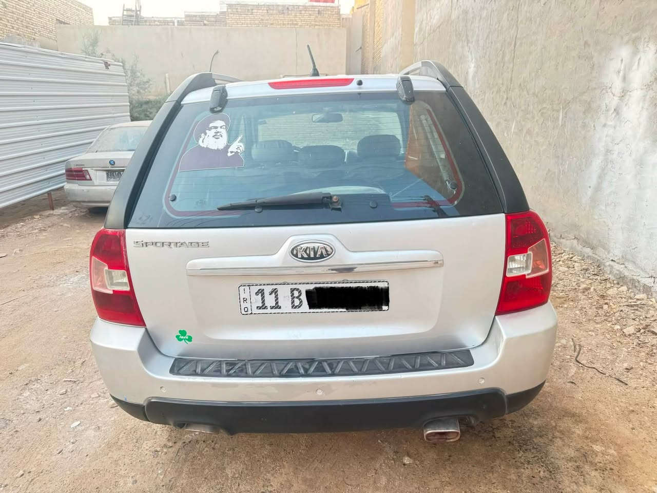 سبورتج 2009 محرك 2000 دوش سيارة عليها ادامة كامله طخم تايرات جديده تبريد خير من الله حدادية جديده وبيه شاشه ،،،، السعر 120 وبيه مجال حادثه جاملغ و بنيد تبديل 

رقم بغداد الانكليزي

رقمي : ***********
