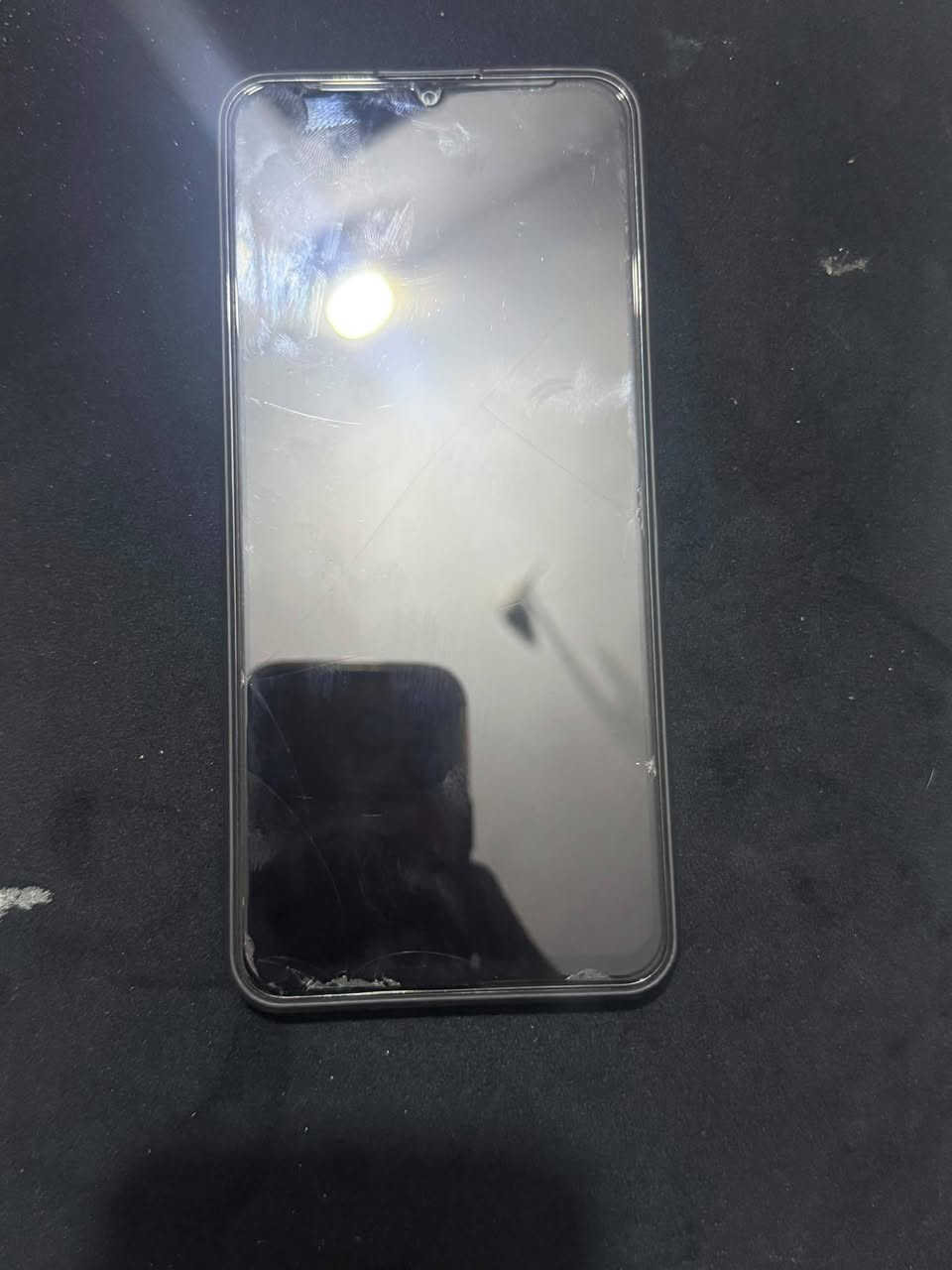 سلام عليكم 📱 Realme Note 70 للبيع
((الجهاز صارله شهرين من مشتري)) 
(( خدوش بسيطة باللزكة مامأثرة على الشاشة)) 
(( تفحص يالة تاخذ)) 
🔹 شاشة 6.74” — 90Hz
🔹 معالج Unisoc T7250
🔹 كاميرا 13MP خلفية + 5MP أمامية
🔹 بطارية 6300mAh 🔋
🔹 شحن Type-C 15W
🔹 بصمة جانبية + IP54
🔹 Android 15

✨ [ اكيد ويا الكارتونة مالتة والشاحنة الأصلية وكفرات 2 هدية] 
💰 السعر: [200 ] قفل 
((مكاني كربلاء حي الحر)) 
شراي يتصل [ ***********] خاص موجوظ

