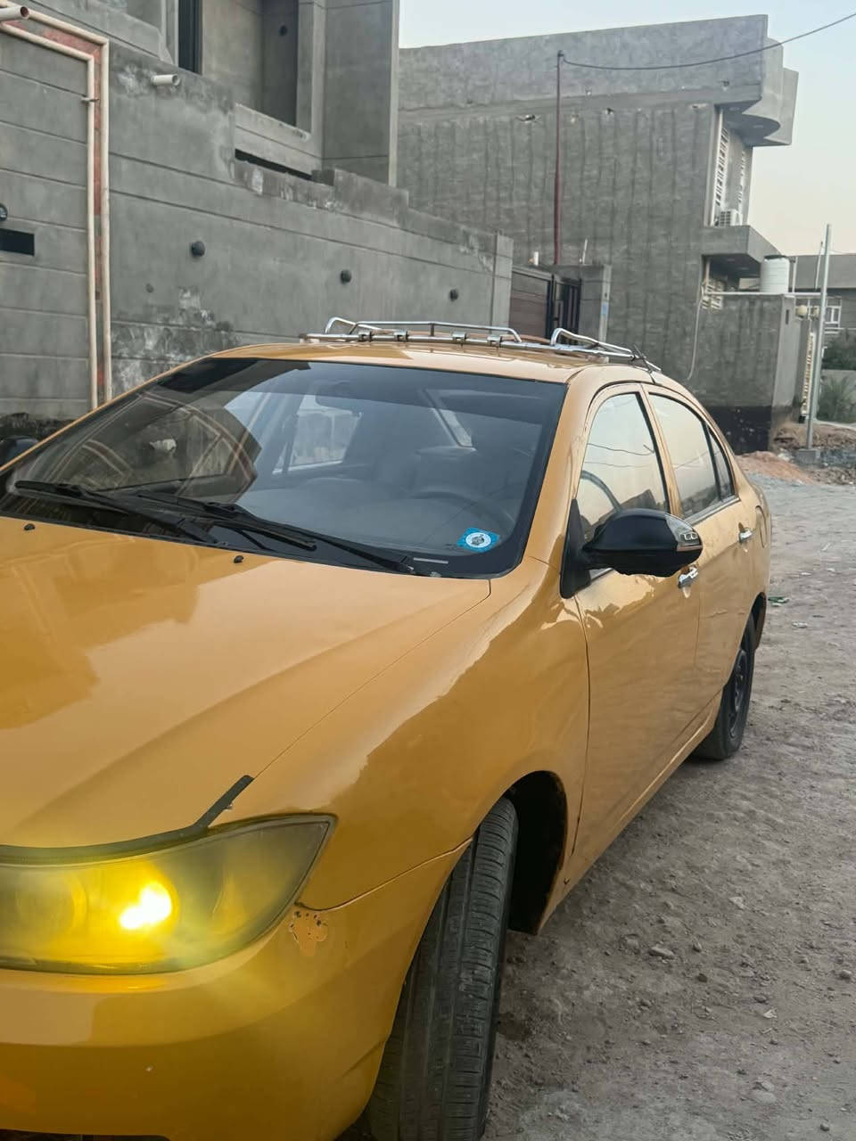 ليفان 620  موديل 11
مكينه وكير جدد كير عادي عينه  وصينيه جدد بسمي مصفره هيه وغرامات حداديه امامي جديده مشط جديد  تيارات نضيفه السعر 35وبييه مجال مكان السياره بابل شارع 80 
***********
