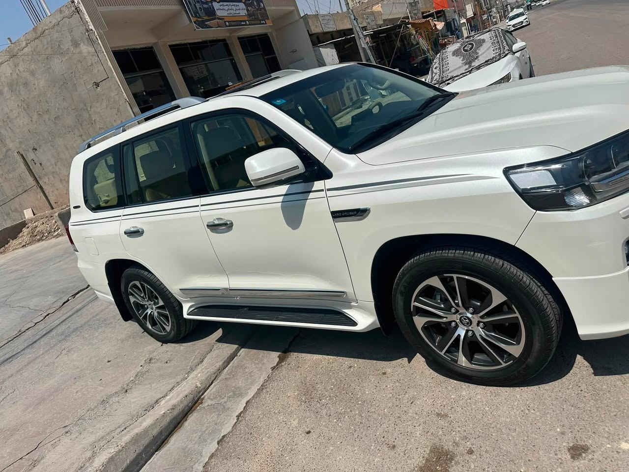 لاند كروزموديل٢٠٢٠
ماشيه٧٨
السياره مكفوله 
ساز فول مواصفات
السعر ٥٤وبيه مجال
مكانه فلوجه
ت***********
