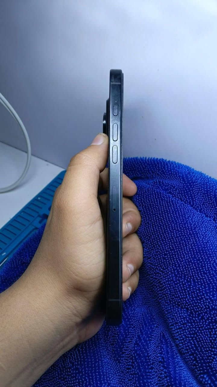 ايفون ١٦ برو ماكس ذاكره ٢٥٦ بطاريه ٩٤ جهاز جديد ونضيف حيل بي بس هاي نقطتين بل شاشه مثل ما موضحه قفله ٩٧٥ العنوان الدوره فلكه ابو دشير *********** يوسف

