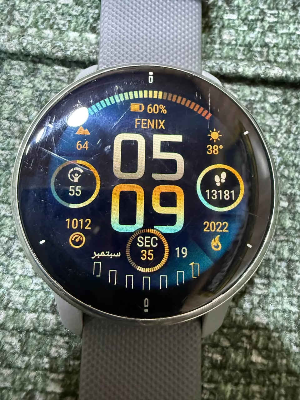 ساعة كارمن Venu 2 plus تدعم المكالمات الهاتفية مع كيبل شحن
اللوان رصاصي السعر 150 الف بيها شخوط بالشاشة غير موثرة على اللمس
