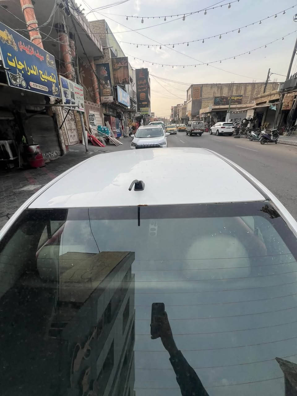 نيسان تيدا • ١٦٠٠ • ضربه خلفي