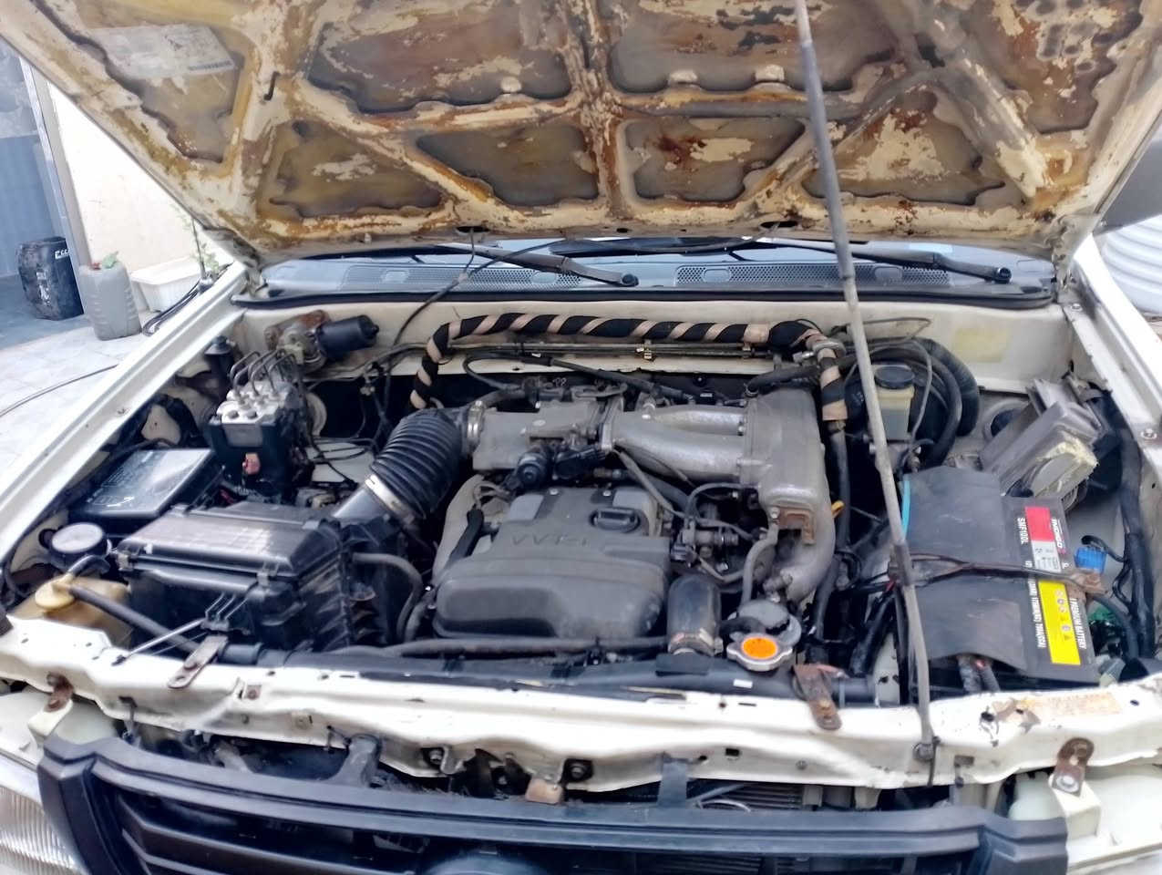 سلام عليكم ازوزا للبيع موديل 2000 سنويه منتهيه وراعيه عربي بل بصره يمي مكينه 3000 فيفيتي تخم تاير جديد حته السبير جديد تبريد تتدفه شغاله كهربائيات كله شغاله فقط طوافه عطلانه داخله نضيف بيه ضربه ربع البنيد والمدكر رادلهن معجون وصبغ وبيه خايسات قليله المكان البصره التنومه السعر 48 وبيه مجال للشراي السياره جاهزه رقم الهاتف ***********
