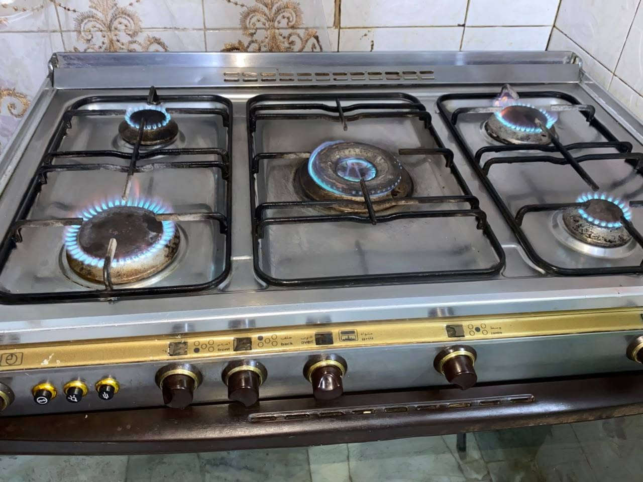 للبيع طباخ ٥عيون كريازي شغال مكان كربلاء الحر ***********

