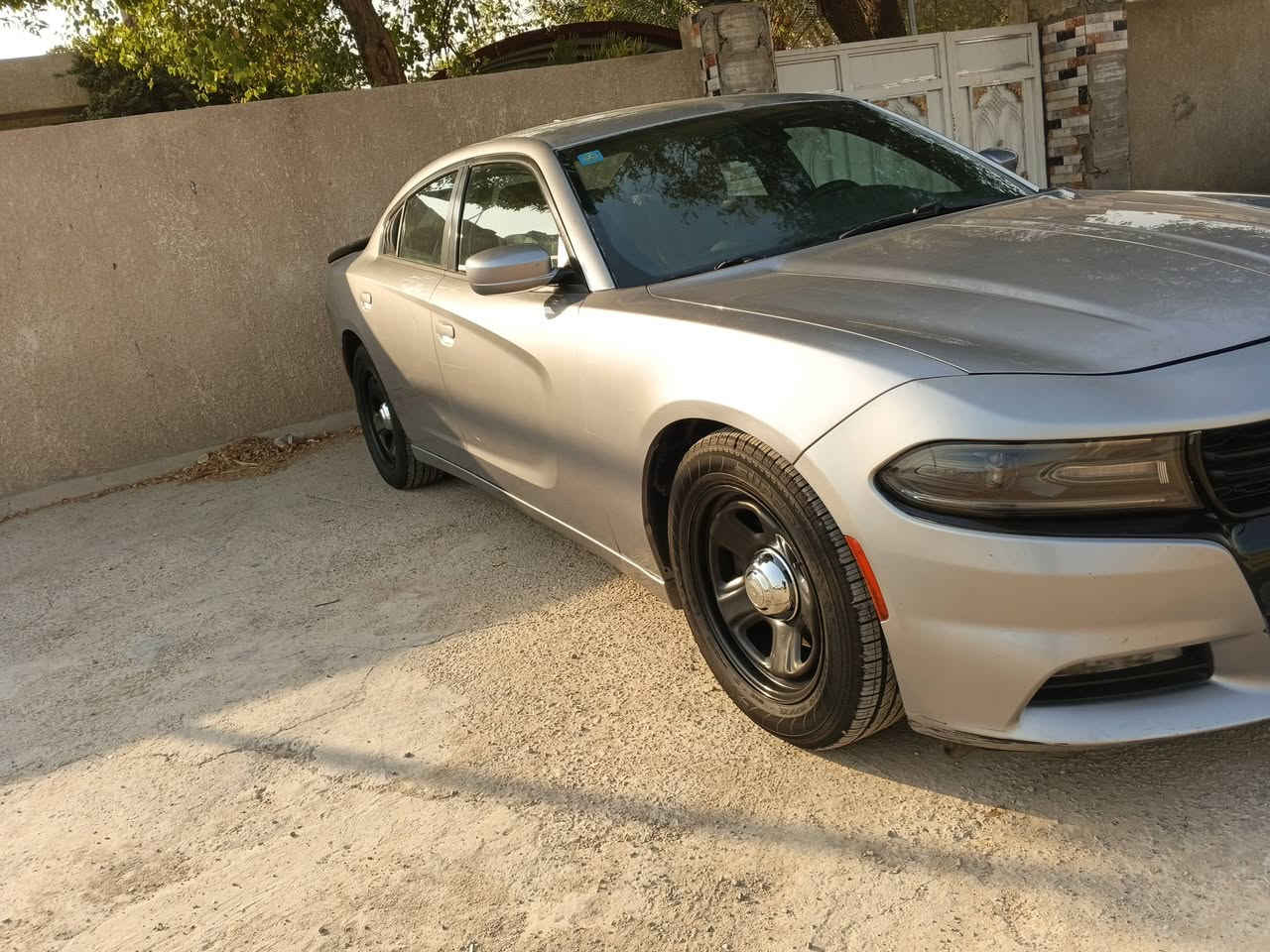 سلام عليكم جارجر 16مكينه 3600تو ويل سياره ماشيه 90كيلو مترشاشه كار بلي اصليه كشنات حضن تخم تاير جديد السياره برغي مامفتوح بيه مامشتغله خط ابد والله تراي زيرو بيه جاملغ من امريكه كلير والصفحه السايق بيه شخط قوي صابغيهه مكان السياره بغداد رقم الهاتف ***********
