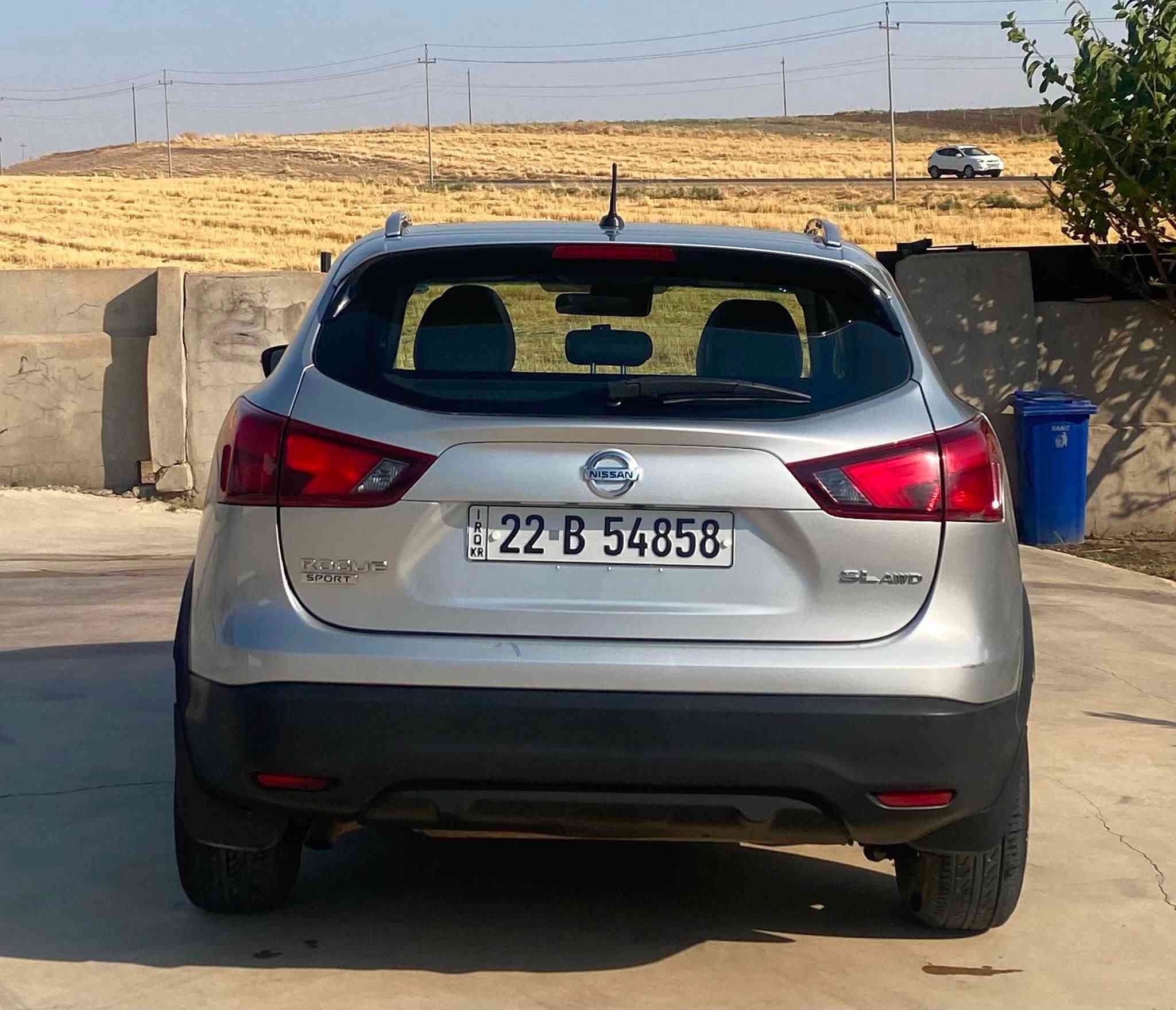 نيسان روك SL AWDسبورتي إس آيل 
قبات مؤسفات فول محرك 
٤ سلندر كير ومحرك شرط 
سبخ ٤ قطع ٢ خليجي و٢ 
أمريكي بدون دواخل 
مكان سيارا معارس عقرا 
سعر$118 ومجال رقم تلفون 
واتساب ***********

