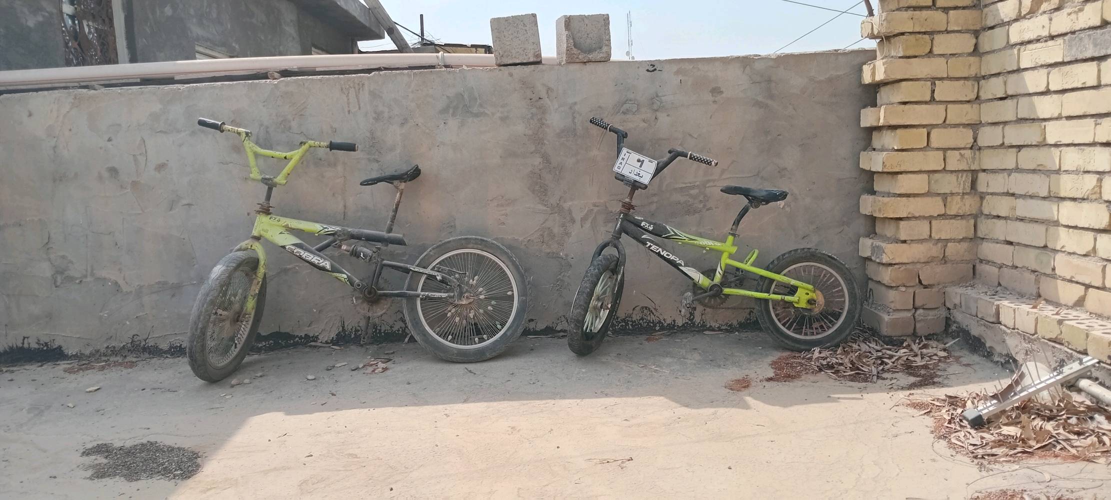 السلام عليكم بايسكلات بي ام اكس BMX خوات واحد جبير و الثاني صغير عاطلات كل واحد تصليحه 5 آلاف يرجع يشتغل رايدهن اثنينهن ب 50 الف و بيه مجال عنواني بغداد