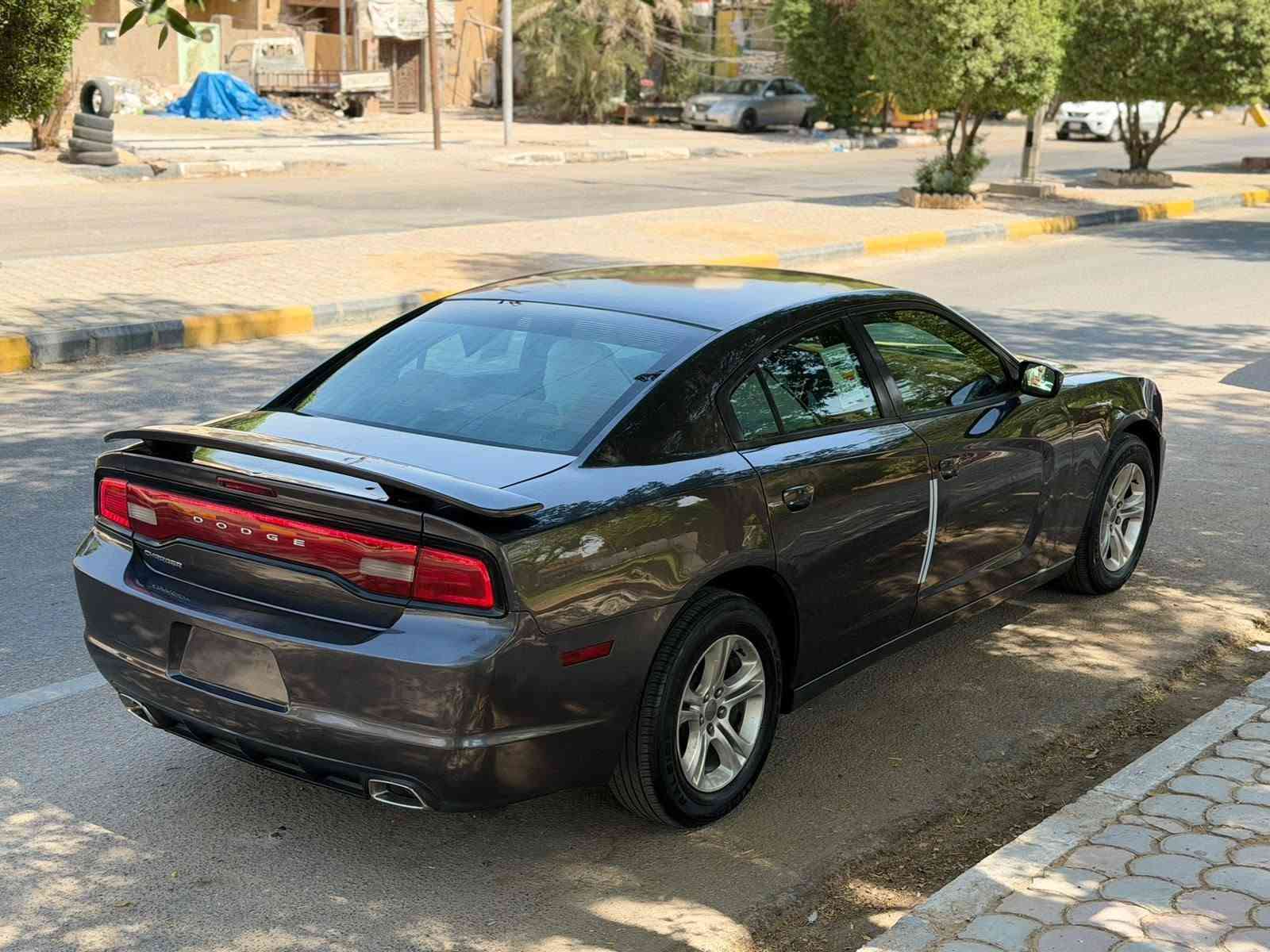 سلام عليكم البيع 🩶

جارجر مديل 2014وارد امريكي حادثه جاملغ وبنيد فقط وبيه دور جاملغ خلفي بس والباقي كفاله عامه ضربه وصبغ ومحرك وكير وحداديه وتبريد وتخم تاير خير من الله السياره كلش جديده وحلوه ومابيه كل نقص فول موصفات عده الفتحه محرك 6اسلندر 3600شاشه جبير كامره ويل كب ماشيه 200الف حقيقي منضومت زنون تحكم استيرن بصمه بصمت ابوب جلد كشنات كهرباء رقمه بغداد دولي تحويل مباشر السعر 127هاتف ***********موقع السياره كربلاء اخون السياره كلش نضيفه وحلوه
