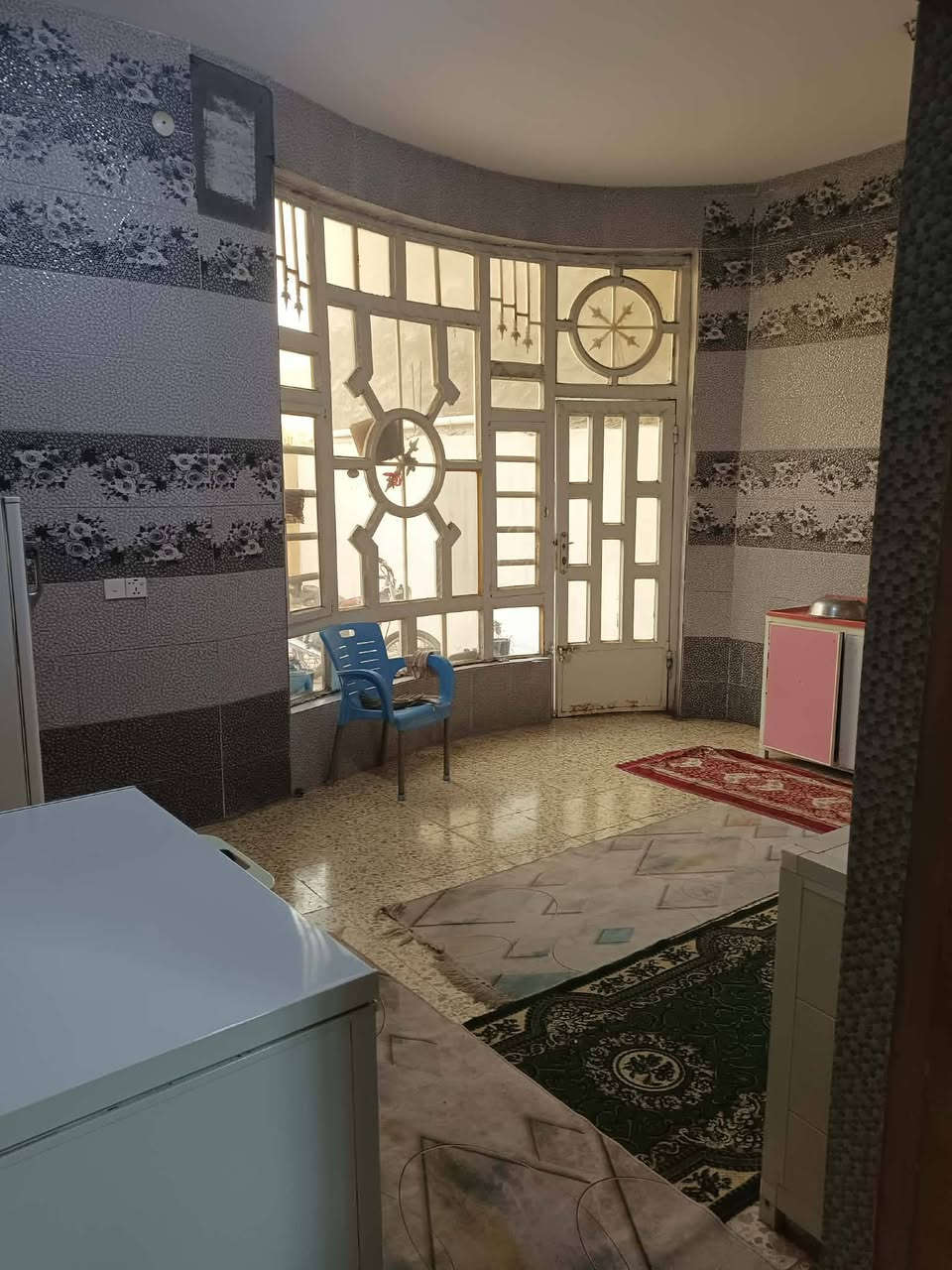 دار للبيع المساحه 200م الموقع حي المشتل مقابيل المدرسة الهيكل بيت جديد ونظيف شارع عريض موقع ممتاز سنه البناء 2021 السعر مناسب جداً للاستفسار التواصل مع صاحب الدار ‏‪***********
