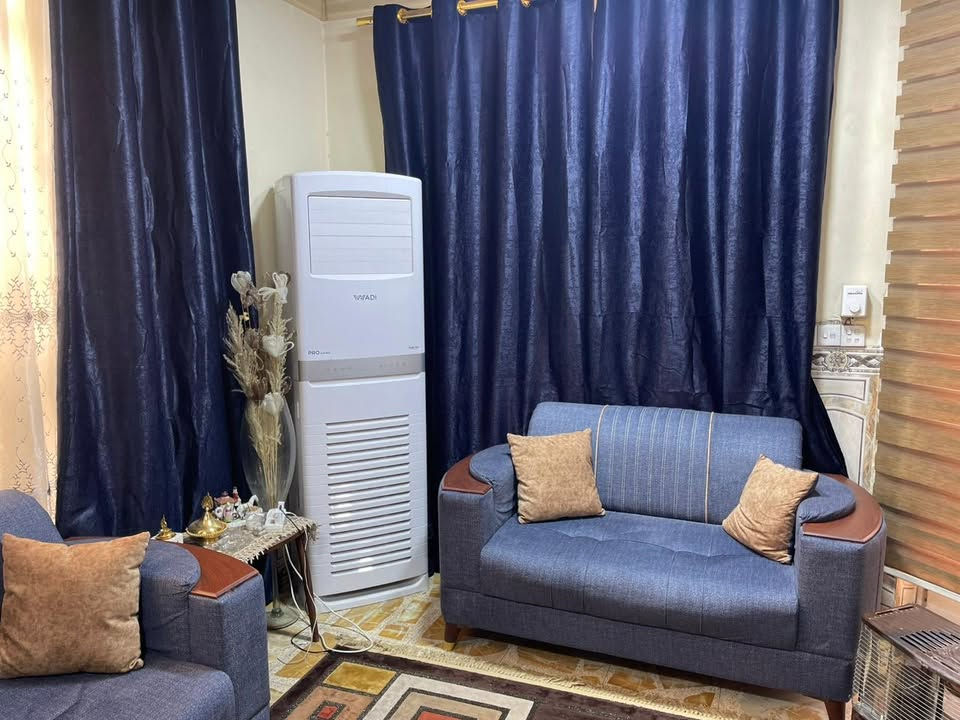 السلام عليكم 
تخم 10مقاعد للبيع بسعر 150 الف وبي مجال 
للتواصل ***********
