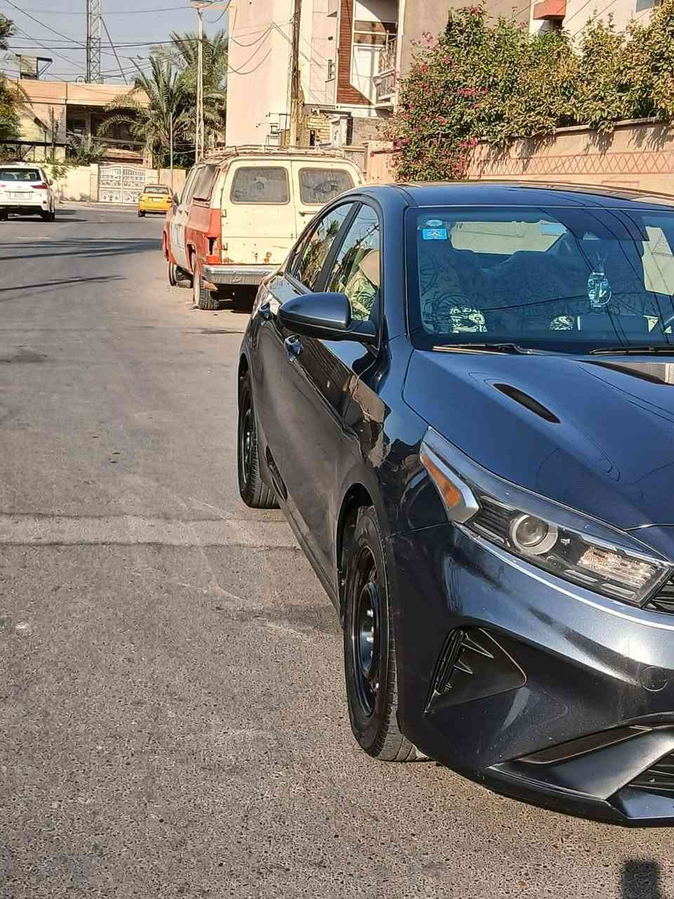 السلام عليكم للبيع كيا فورتي ٢٠٢٣ امريكي رقم بغداد السياره حادثه جاملغ خلفي وبابين صابغين الصحفه السياره بدون دواخل وجديده ماشيه٢٨الف كيرمكينه حداديه تبريد كهرباء كله مكفوله وعلى وظع الشركه السياره شاشه جبيره رادارات تحديد مسار مودات قياده السعر١٢٨ وبيه مجال للستفسار***********بغداد الطالبيه بغداد, العراق
