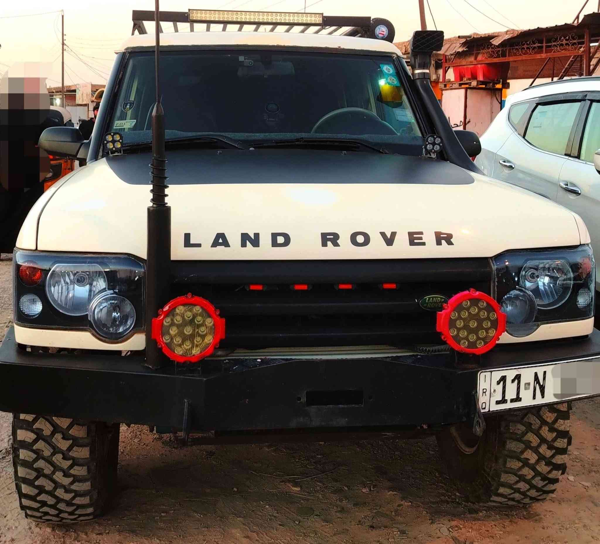 للبيع او المراوس حسب
lLand Rover Discovery2 #TD5 disel 2.5
موديل 2000 جديدة وجاهزة .... 
للمعلومات الاتصال او المراسلة *********** واتساب موجود ايضًا ...  #السعر 125$
