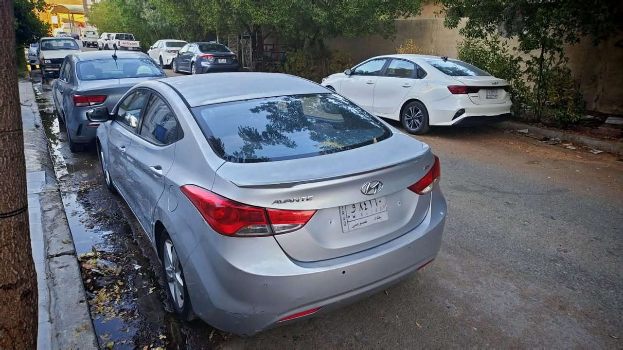 هيواندي افانتي
موديل 2014 محرك 1.6 GDI
ماشية 175 KM
السيارة بدون حادث طخات بسيطة مال شارع
بنيد و قمار و قبغ جنطة بيهن جراد 
السيارة مفتوح نص محرك الكازكيت خبط مي ودهن و سويته 

 السيارة باسمي تحويل مباشر ثاني يوم
مكانها بغداد/الكاظمية/جكوك 
السعر 83 بي مجال كلش بسيط

الرقم ***********
متوفر واتس
