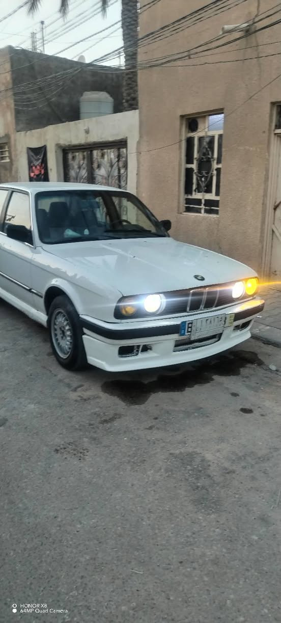 سلام عليكم من رخصة صاحب الكروب bmw زعره  للبيع موديل ١٩٨٧   اوتوماتيك بلادي ٦ سلندر مفتوح رقم كربلاء سنويتهه ٢٧ تنتهي مال تعمير رقمي بي وات ساب ٢٠ ورقه وبيه مجال قليل الشراي يتصل *********** مكاني نجف
