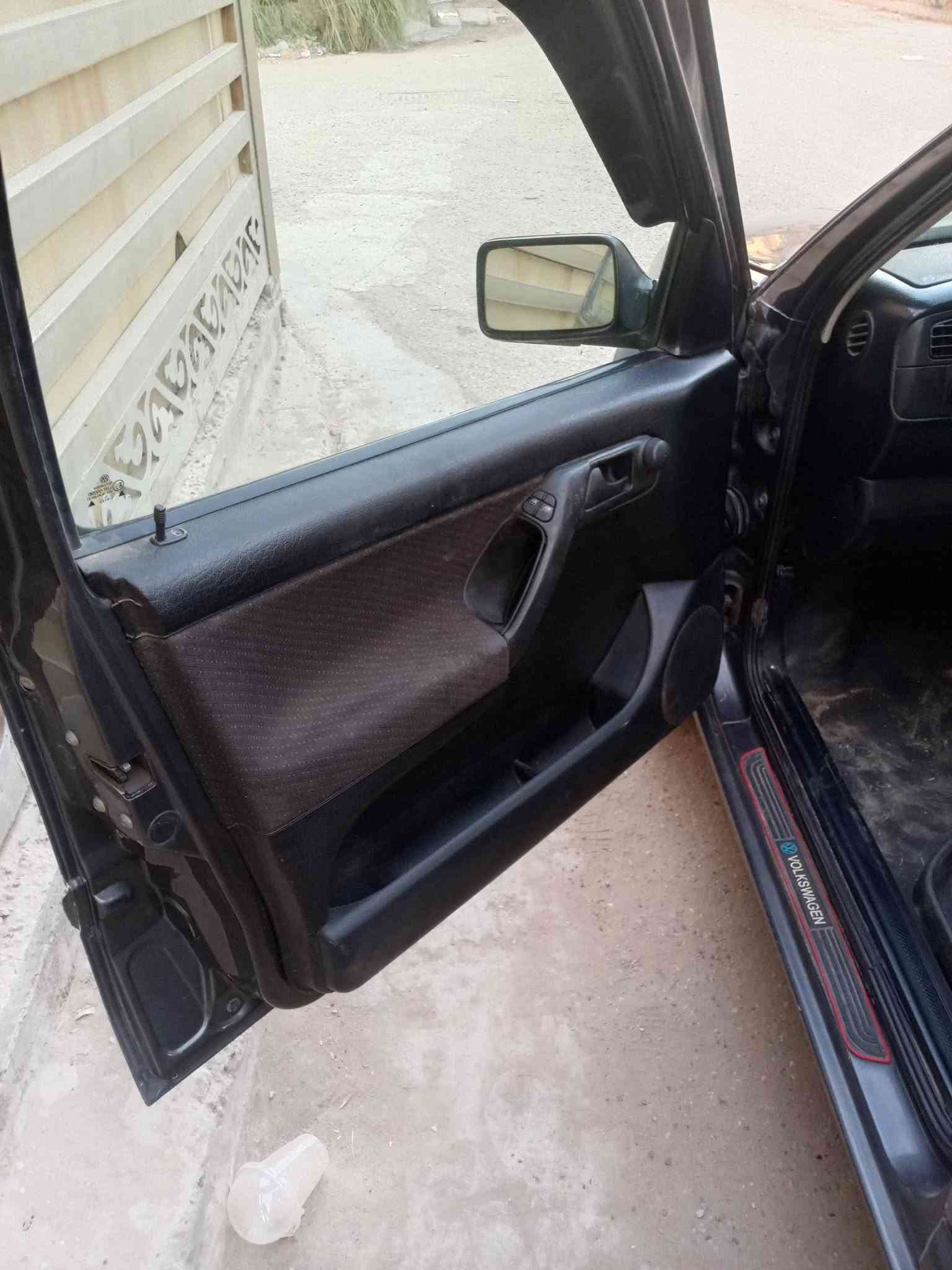 السلام عليكم كولف نفخ موديل 92 رقم بغداد دولي هزه جديده وسنويه جديده تحويل ثاني يوم محرك 2000 كير اوتو جدد كهربائيات كلهه شغاله تبريد ثلج صدر امامي وخلفي جديد تخم تاير جديد ويل كب منضومه زنون سياره جديده داخلهه جديد سنتر لوك بلادي مصبوغة جماليه بدون حادث سياره كلشي بيهه شغال وبلادي سعر 38 وبيهه مجال مكاني بغداد الزعفرانيه رقمي ***********
