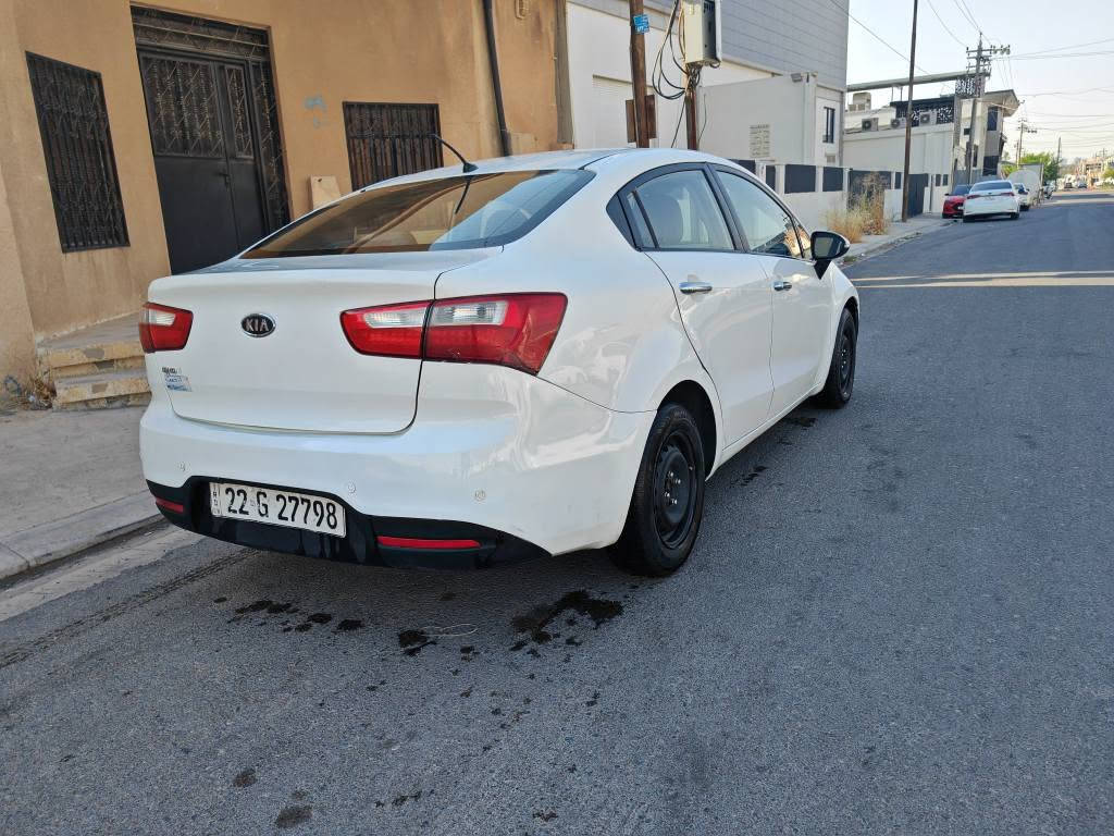 Kia rio 2012 
 دوو دەرگاو نیو چاملغی پشت و نوچاملغی پێشی سبوغە سنوی نوێیە گێڕو مەکینە بە شەرت نرخی ٧١ وەرەقەو مەجالێکی کەم 
***********
*********** أربيل, العراق
