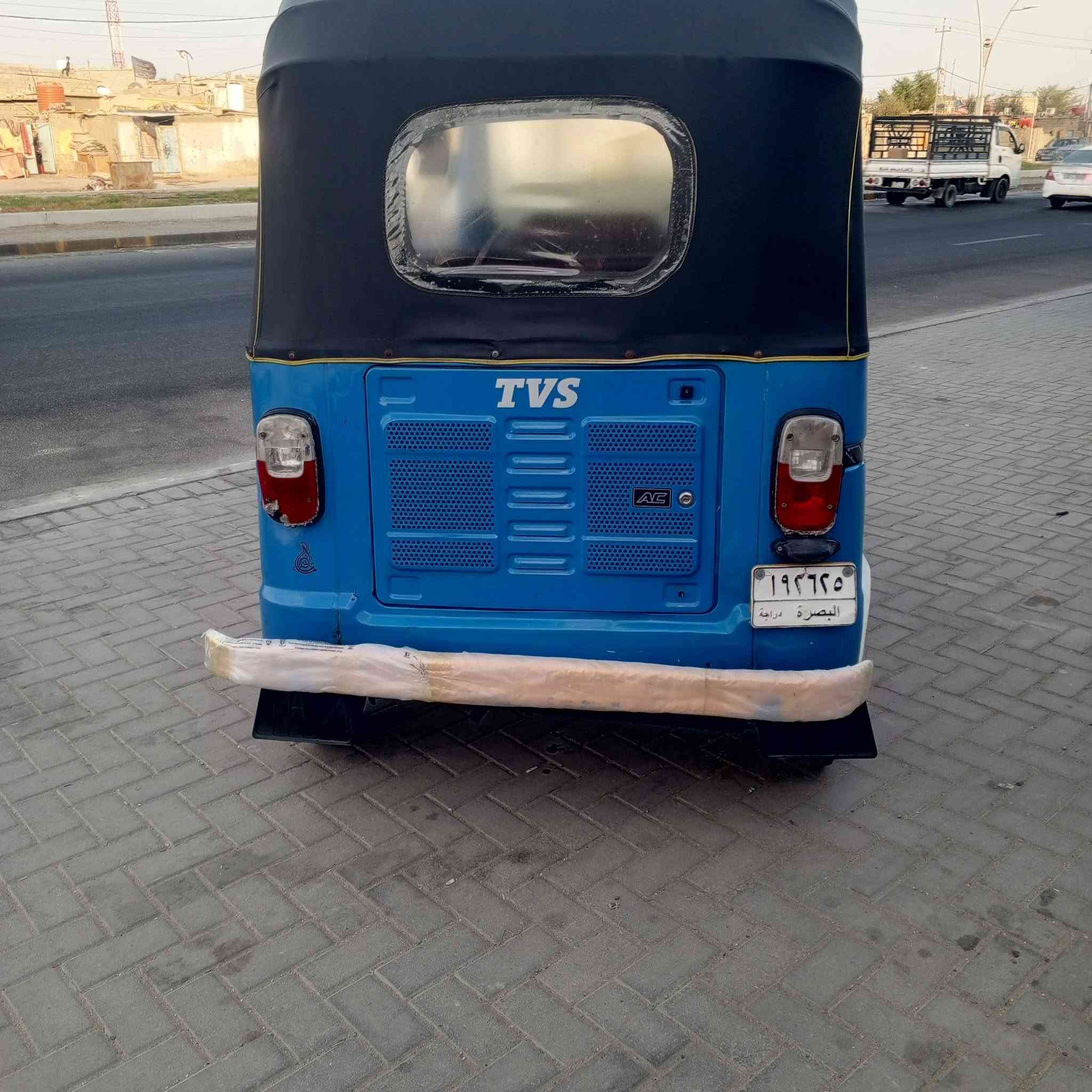 السلام عليكم تكتك للبيع موديل 2022 طالعه ب23 تكتك جديده رقم سنويه بصره حيانيه تخم تاير حداديه  السعر 6800 رقم الهاتف ***********

