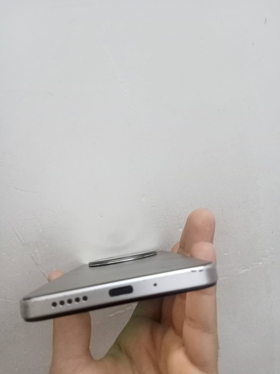 سلام عليكم عندي جهاز بوكو ذاكره 265 رام 12بدون ملحقات بطارية 5160 بي بس فطرينن مثل ما موضح بالصوره وما مثرات على جهاز يشغل 90فريم سعر 250 وبي مجال العنوان بغداد المدينة 📍***********
