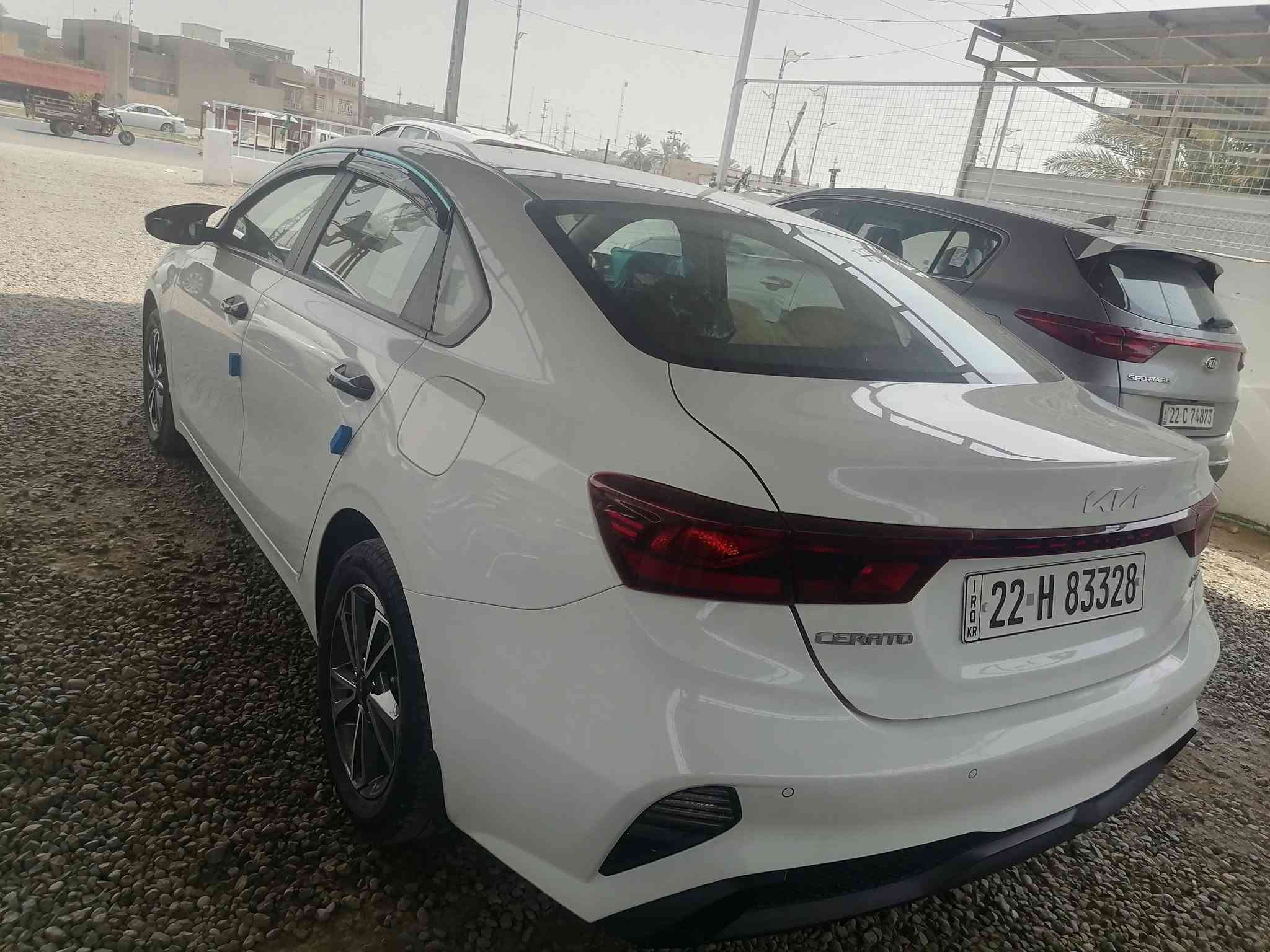 السلام عليكم سيراتو للبيع موديل 23 رقم اربيل كفاله عامه محرك 1600 قطعتين تبريد ماشيه 100 سياره جاهزه من كلشي مكان السياره واسط الصويره الشراي يتصل *********** مراوس سيراتو موديل 19 الى 24
