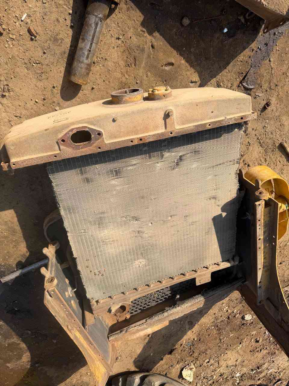 كاتربيلر ٩٦٦ • قطع غيار • محرك