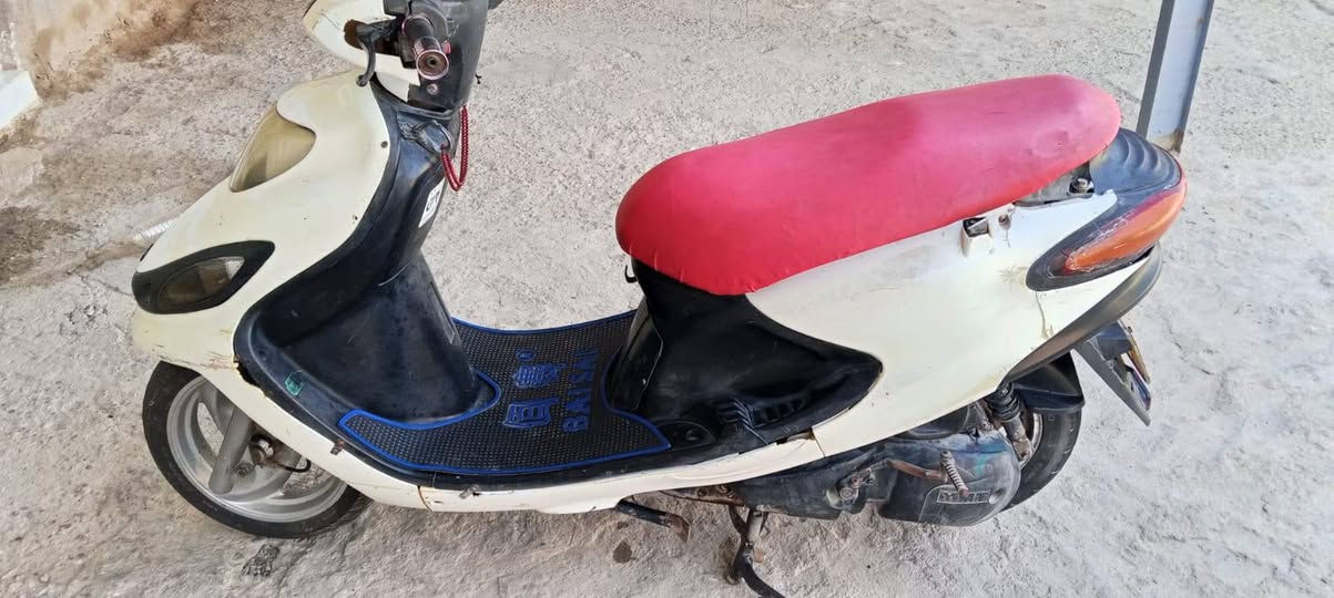 سلام عليكم
دراجة دولفين للبيع جاهزه مابيها نقص محرك حلو ستوني مسويلها ادامه كلجات وراجز سلف جديد قايش جديد جاهزه نكره سلف السعر 250 بيها مجال قليل للتواصل ***********
