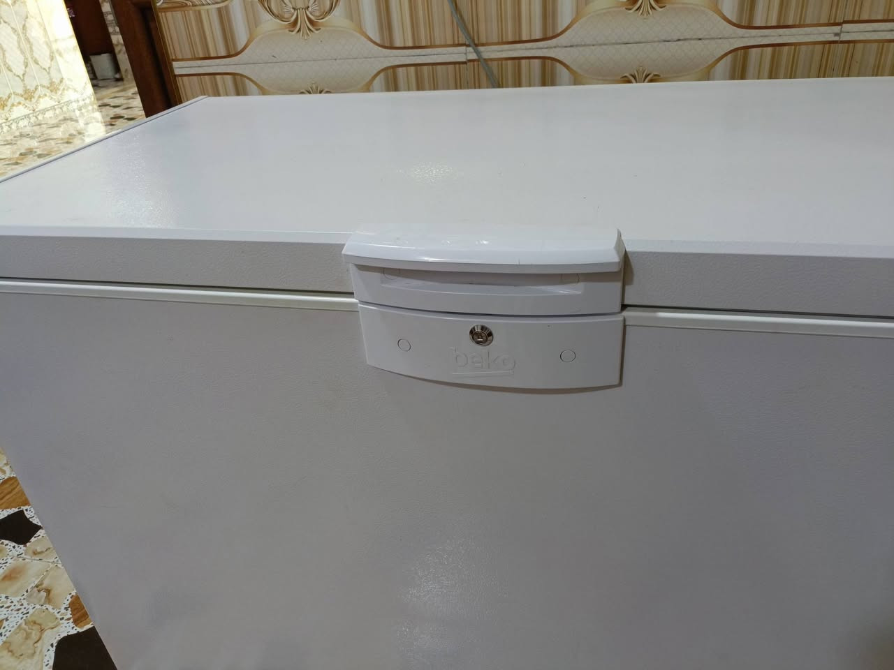 مجمده البيع الحجم الكبير جاهزه استخدام قليل هيت حي البكر الشرقي مكلف بالنشر السعر 350000هاتف ***********

