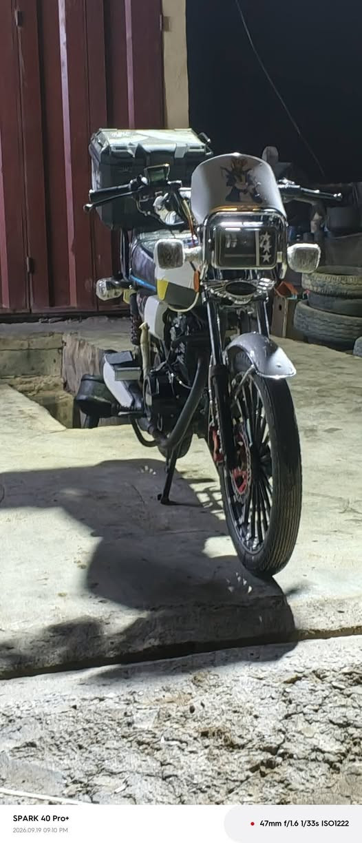 سلام عليكم 
دراجة سيفان 26 البيع 
كفالة عامة سعر 825وبيهة مجال
مكاني ديالى الخالص جيزاني الجول 
رقم ***********
