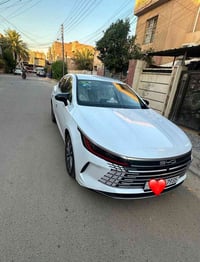 للبيع مستعجل بي وايدي دستروير مكفوله شخط واحد مابيها  ماشيه ٨ الاف راي...