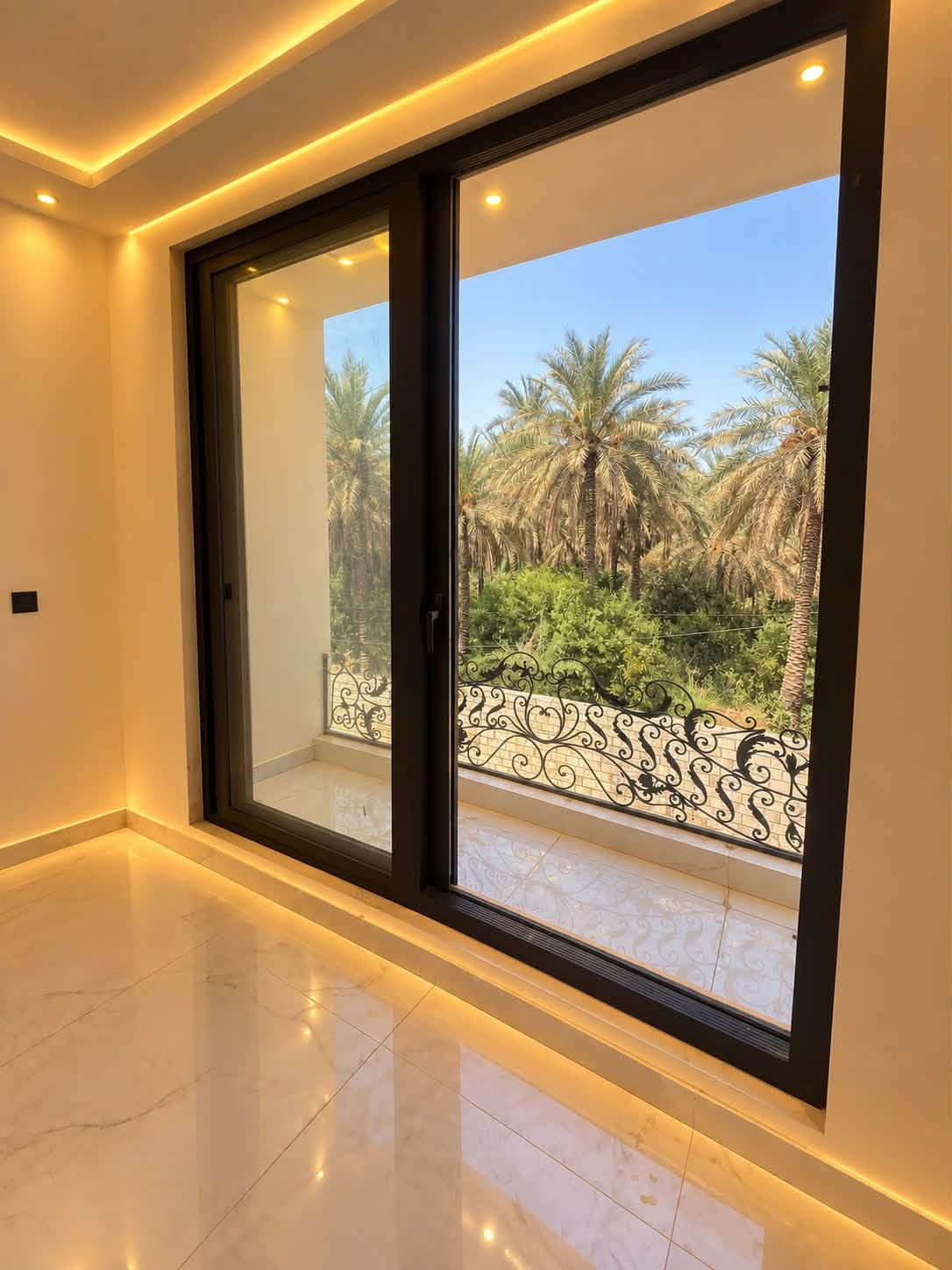 🏡 دار مودرن للبيع – الدورة / البوعيثة ✨
فرصة مميزة لامتلاك دار بناء حديث ومودرن بتصميم أوروبي راقٍ، بمساحة 150 متر وواجهة 7.5 متر × 20 متر.

🔹 تفاصيل الدار:
• طابقين بتصميم عصري ومدروس
• الطابق الأرضي: صالة + هول + مطبخ داخلي + منور
• مطبخ خارجي
• صحيات داخلية وخارجية
• الطابق الثاني يحتوي على 3 غرف نوم
• بناء درجة أولى وتشطيبات راقية
• تصميم واجهة أوروبي مودرن

📍 الموقع: الدورة – البوعيثة – مجمع شواطئ دجلة
📌 قريب جداً من سيطرة البوعيثة وفي موقع مميز ضمن المربع الذهبي.

📑 السند: طابو زراعي سند 25، مكاتبة وتنازل وإقرار محكمة من صاحب السند مباشرة.

💧⚡ الخدمات متكاملة: ماء، كهرباء، تبليط.

💰 السعر جداً مناسب ومراعي للجادين بالشراء.

📞 اللي يرغب بالمعاينة ومعرفة السعر، يتواصل ويانا على:
***********
***********

أو مراسلة الصفحة مباشرة 📩
