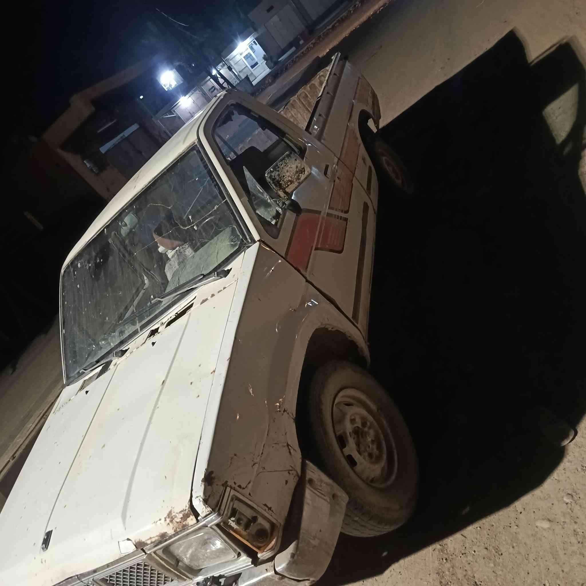 مكلف بلنشر 
السلام عليكم بكم موديل ٨٩ نيسان محرك جديد كير ٥نمرة تايرات جدد صدر ٧٠ /١٠٠ باتري جديد كشرها زين مال شغل من حض وبخت السعر ١٨ وبيها مجال حك الجية ه‍ ***********
