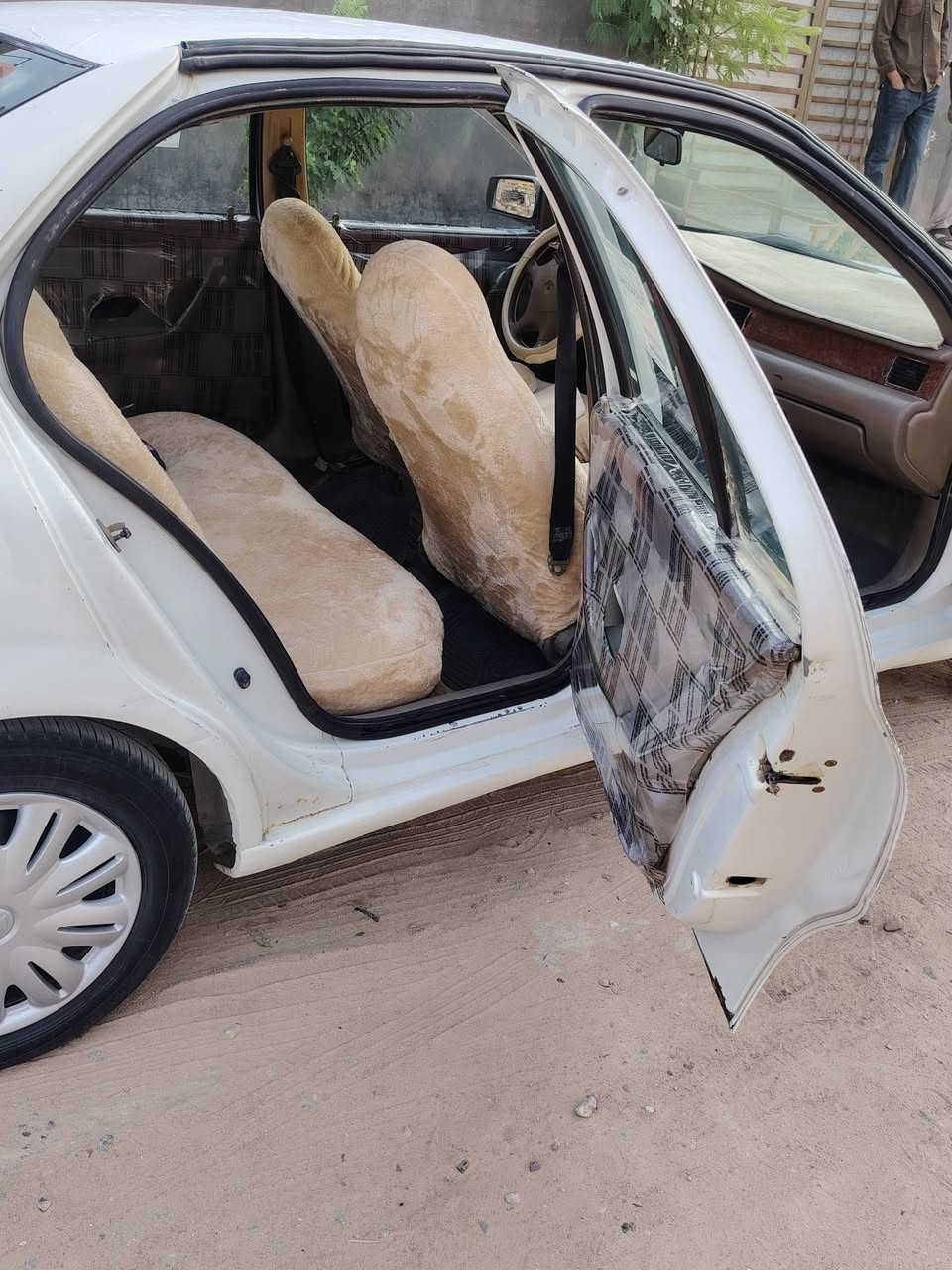 السلام عليكم سمند للبيع موديل 10 مكينه كير لا تبخير ولا تنقيص ترايها يخبل رقم نجف مداور ثاني يوم بيها ضربه جاملغ بس مكاني نجف حي نداء سعر 29 وبيها مجال ***********

