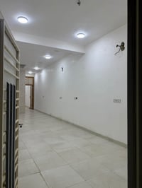 الحلة الوردية • ١٠٠م • غرفة واسعة