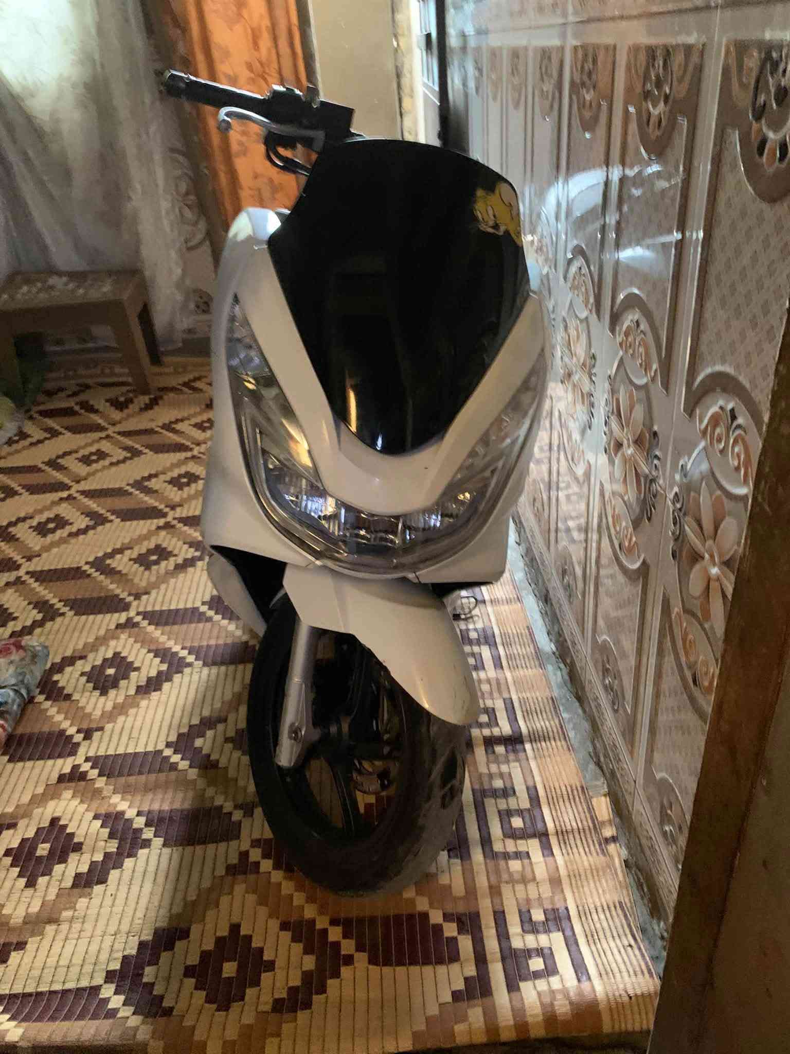 السلام عليكم شباب بي سي اكس جيل الثاني للبيع عنواني بغداد مدينه الصدر 
***********
