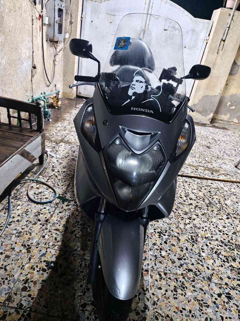 سلفر ونج 400 cc
دراجه مكفوله
مرقم بغداد 
ما ناقصهة اي شي 
مكينه عله وضع الشركه 
كهربائيات كلهة شغاله 
اوفر 
دشبول نفخ 
السعر شراي خابرني وتدلل 
مكان بغداد الدوره 
هـ ***********

