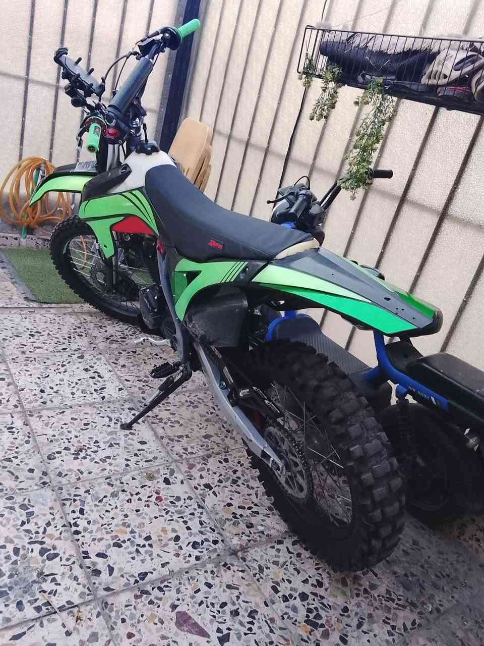 قفاز للبيع حجم محرك 300 رقم اربيل 
***********
