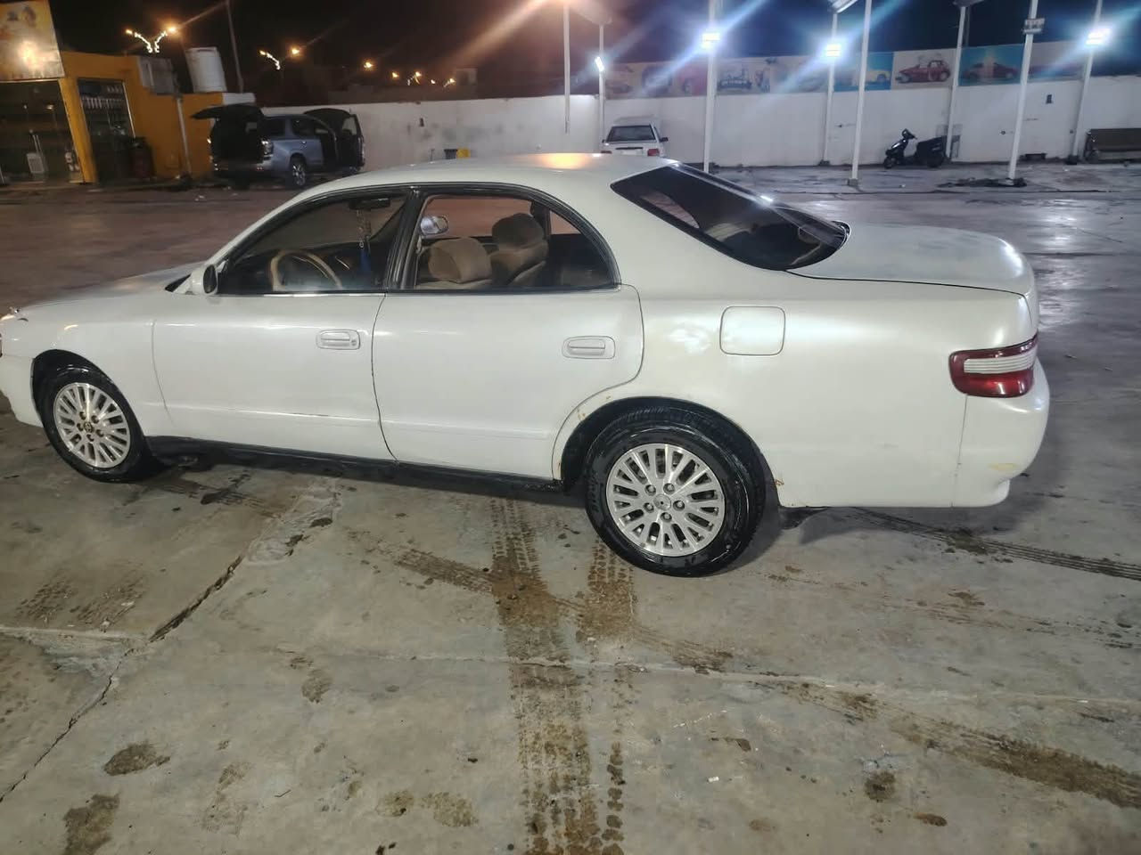 سيارة شيزر موديل 2000
سنويه بصرة جديده /مداور ثاني يوم
كامله صدر +حداديه 
تخم تاير جديد 
تبريد منظومه كامه مشدوده 
للاستفسار الاتصال على 
‭***********‬
‭***********
